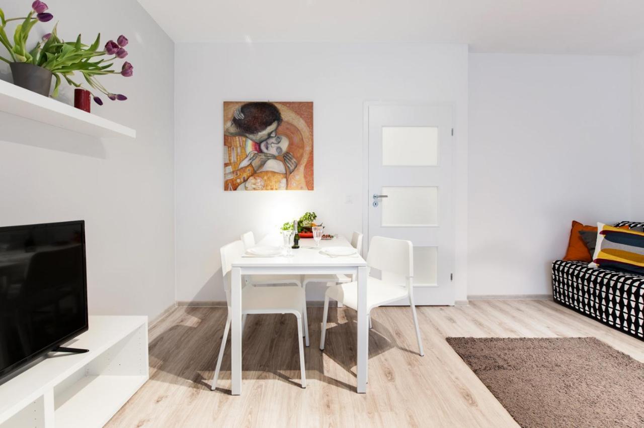 Apartamento Project Comfort Apartament Dywizjonu 303 175/8 Warszawa Exterior foto
